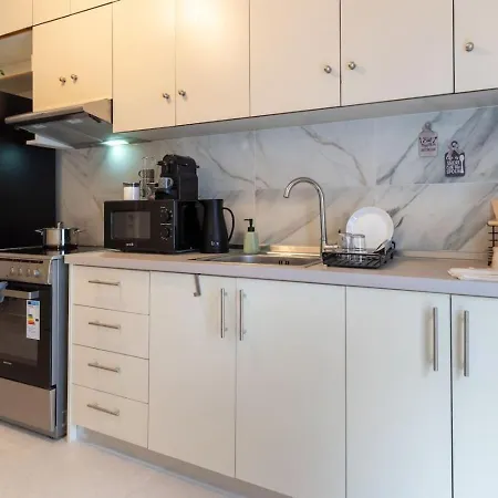 Spacious Modern In The Heart Of Center Thessaloniki