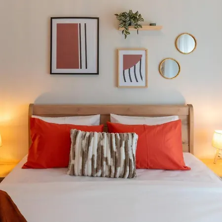 Spacious Modern In The Heart Of Center Thessaloniki