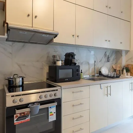 Spacious Modern In The Heart Of Center *