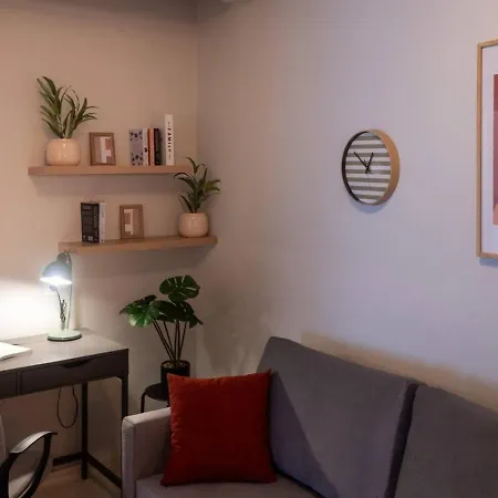 Spacious Modern In The Heart Of Center Appartement *