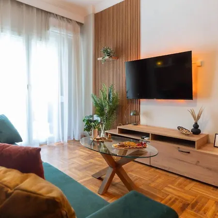 Spacious Modern In The Heart Of Center *