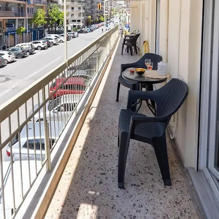 Spacious Modern In The Heart Of Center Appartement Thessaloniki